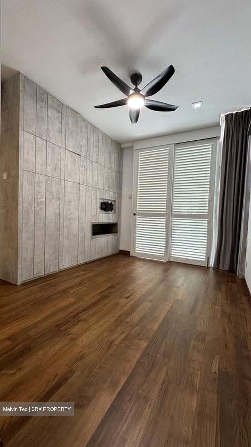 Poshgrove East (D15), Condominium #627951331